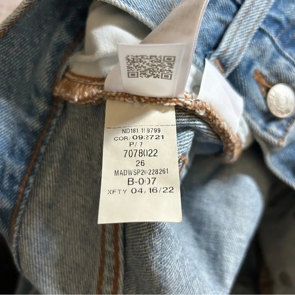 Madewell Mom Jean Short Size 26 Distressed - Picture 5 of 12